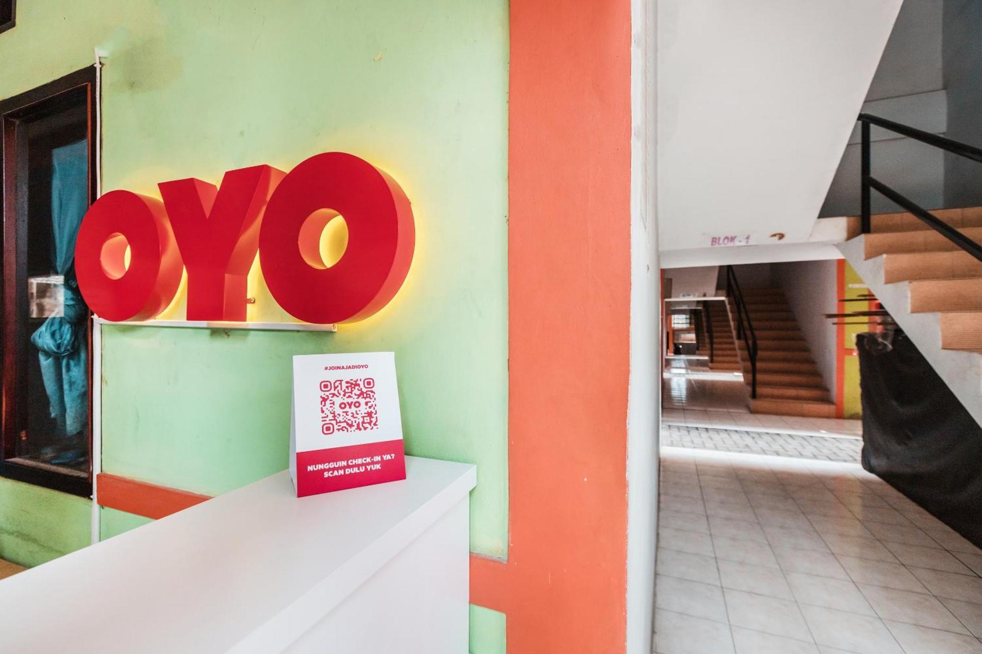 ホテル Oyo 1756 アミラ ゲスト ハウス ブカシ エクステリア 写真